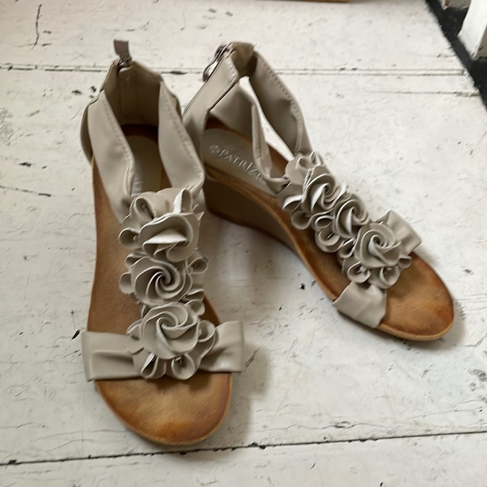 Taupe floral strap zip wedge shoes size 37